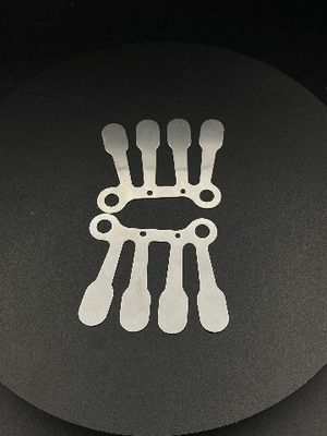 De Chinese fabrieken voorzien aangepaste klepplaten van tekeningen en steekproevenklepplaat